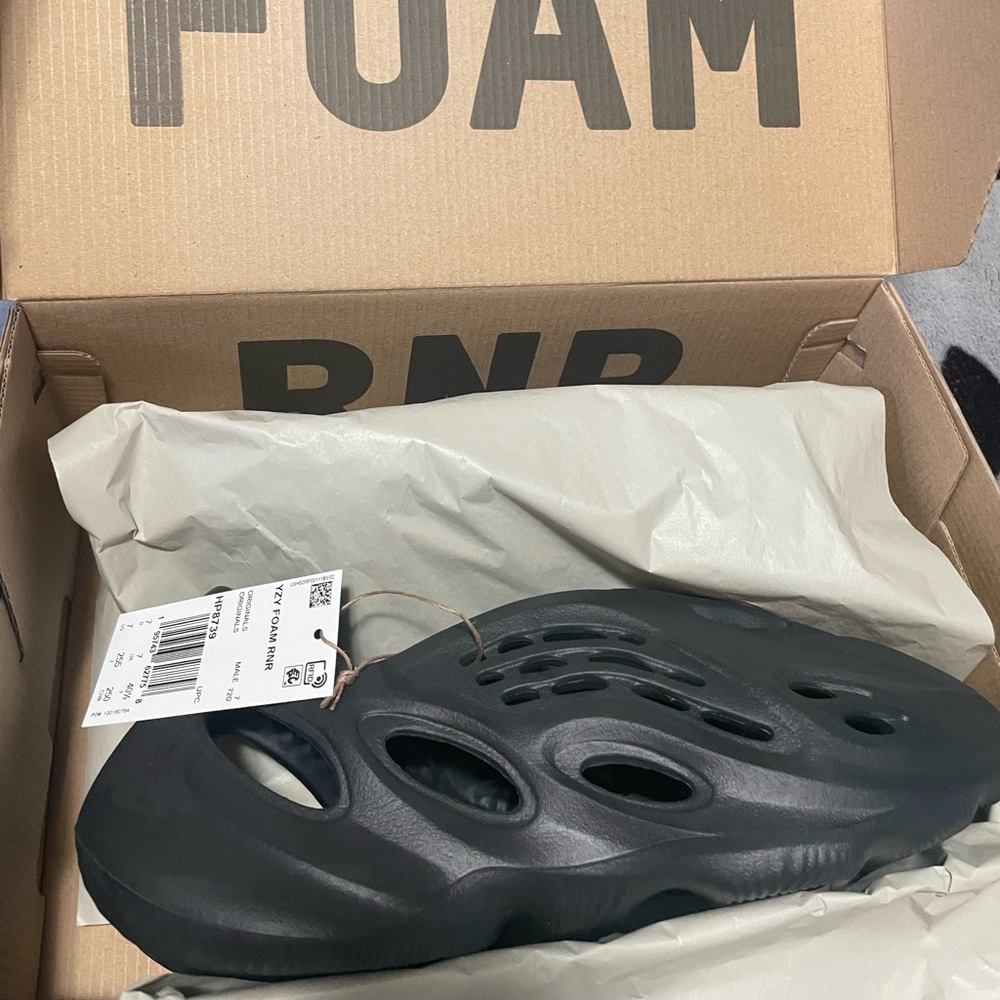 YZY FOAM RNR ADULTS